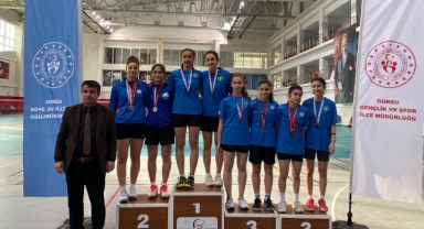 Osmangazili Badmintonculardan Çifte Başarı