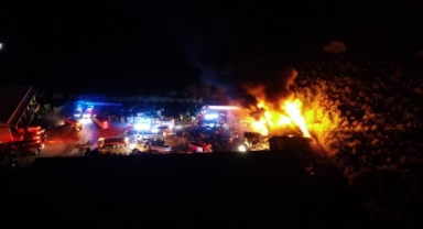 Ağaköy'deki depo yangını havadan görüntülendi