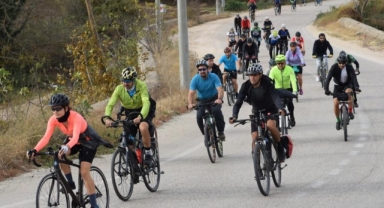 Tarih öncesine pedalladılar