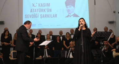 Ulu Önder Sevdiği Şarkılarla Anıldı