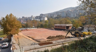 Yıldırım Belediyesi’nden iki halı saha daha