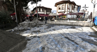 Abdal Camii Çevresinde Zemin Yenileniyor