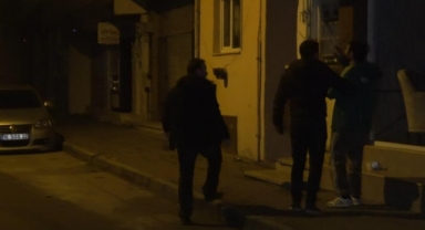 Alkollü sürücüyü polis ekipleri konuşarak ikna etti