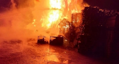 Ambalaj fabrikasında korkutan yangın