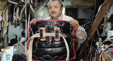 At koşum takımları yapıp yurt dışına satıyor