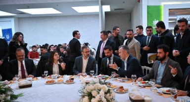 Bakan Kasapoğlu ve Başkan Aktaş gençlerle buluştu