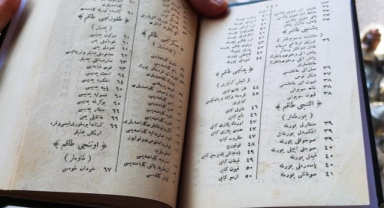 Bu kitapta 300 yıl önceki yemek tarifleri yazıyor