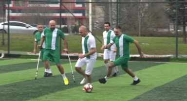 Bursa’da ampute futbol maçında ‘Dostluk’ kazandı