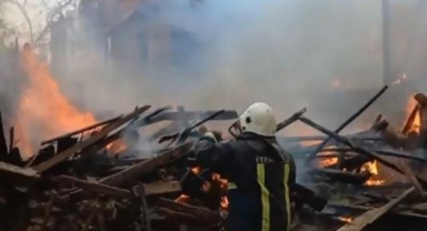 Bursa'da bir ev alevlere teslim oldu