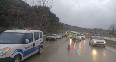 Bursa’da maddi hasarlı zincirleme trafik kazası