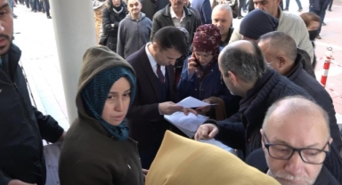 EYT Müjdesi sonrası SGK önünde kuyruklar oluştu