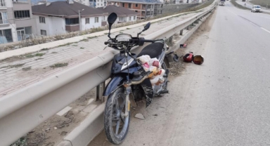 Halk otobüsüyle çarpışan motosikletin sürücüsü hayatını kaybetti