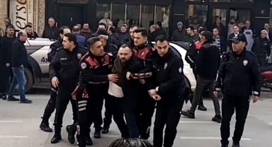 İnegöl’de alacak verecek kavgasında 3 kişi bıçaklandı