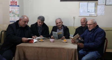 İnegöl'de kahvehaneler kitaphane'ye dönüşüyor
