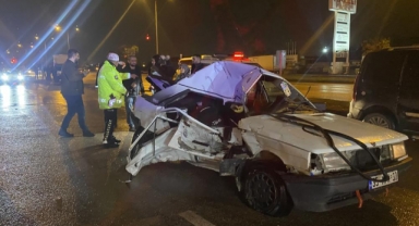 Kamyon ile otomobil çarpıştı : 2 yaralı