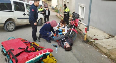 Motosiklet ile hafif ticari araç çarpıştı: 1 yaralı