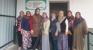 Mustafakemalpaşa'da atıl okullar köylerin kalbi oluyor