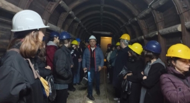 Öğrencilerinden madencilere destek
