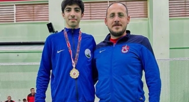 Osmangazili badmintoncudan altın madalya