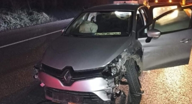 Otomobil bariyerlere çarptı: 6 yaralı