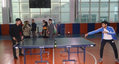 Özbek öğrenciler sporda buluştu