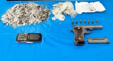 Polisten kaçan otomobilde uyuşturucu çıktı