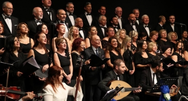 “Sanat Güneşi” doğum gününde şarkılarıyla anıldı
