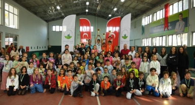 Tenis tutkunları yeteneklerini sergiledi