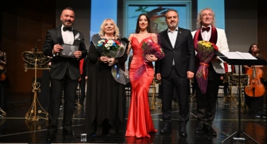 Zeki Müren Bursa'da şarkılarla anıldı
