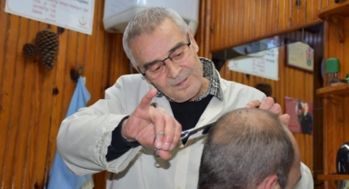 57 yıldır makası elinden bırakmadı