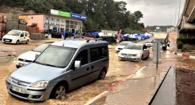 Antalya fırtına'ya teslim oldu