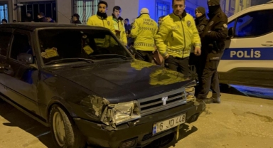 Aracıyla park halindeki otomobile çarpan sürücü kaçtı