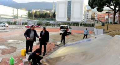 Başkan Yılmaz'dan gençlere skate park