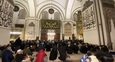 Bursalılar, Regaip Kandili'nde Ulu Cami'ye akın etti