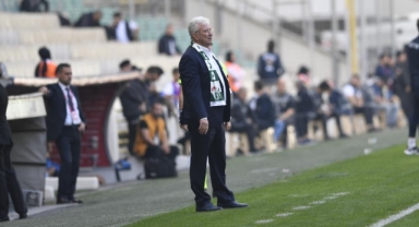 Bursaspor 2022'de dört teknik adamla çalıştı