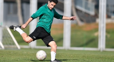Bursaspor'da Özer Hurmacı sakatlandı