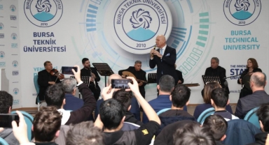 'Her gencin bir şarkısı olmalı' projesine tam not