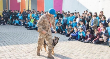 Jandarmadan 400 öğrenciye karne sürprizi