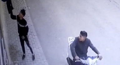 Motosikletli çamaşır hırsızları kamerrada
