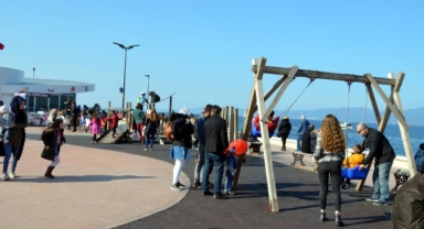 Mudanya sahili tıklım tıklım