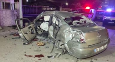 Otomobil Fabrika duvarına çarptı: 1 ağır yaralandı