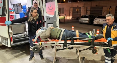 Servis minibüsü tıra çarptı: 6 yaralı
