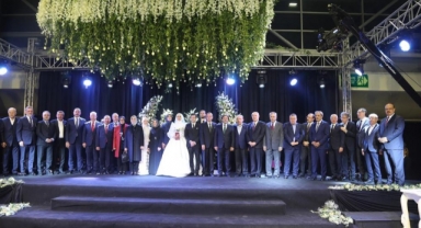 Yargı ve siyaset camiasını bir araya getiren düğün