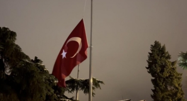 Milli yasın ardından Bursa'da bayraklar yarıya indi