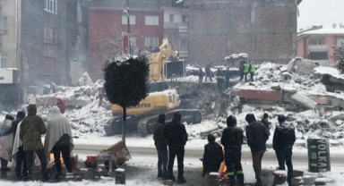 Deprem bölgesinde zamanla yarış