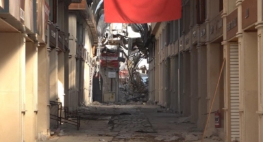 Deprem sonrası Tarihi Uzun Çarşı