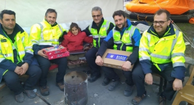 Depremzede Melek’in isteği bilgisayar teslim edildi