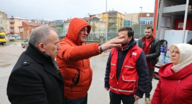 Gemlik'ten depremzedelere 32 tır yardım
