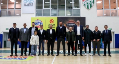 Hidayet Türkoğlu, Frutti Extra Bursaspor’u ziyaret etti