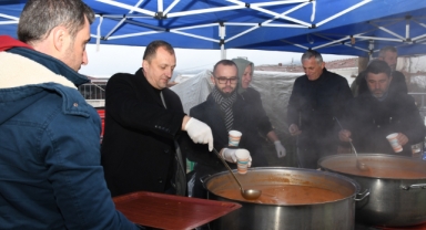 İznik'te Başkan mesaiye pazarda başlıyor